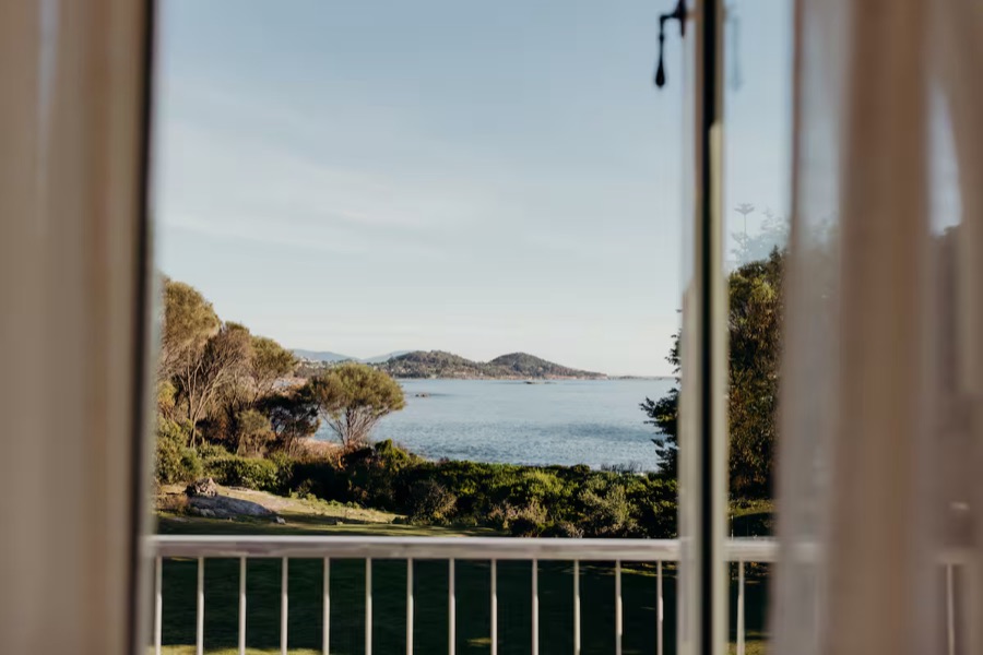 Harvey’s Farm wedding venue in Tasmania