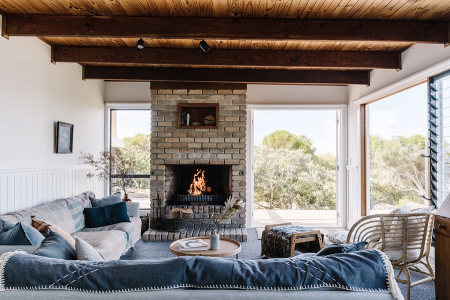 Whale Song Shack wedding venue in Tasmania